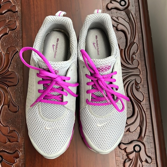 Nike Shoes - Nike Breathe in Season Trainers